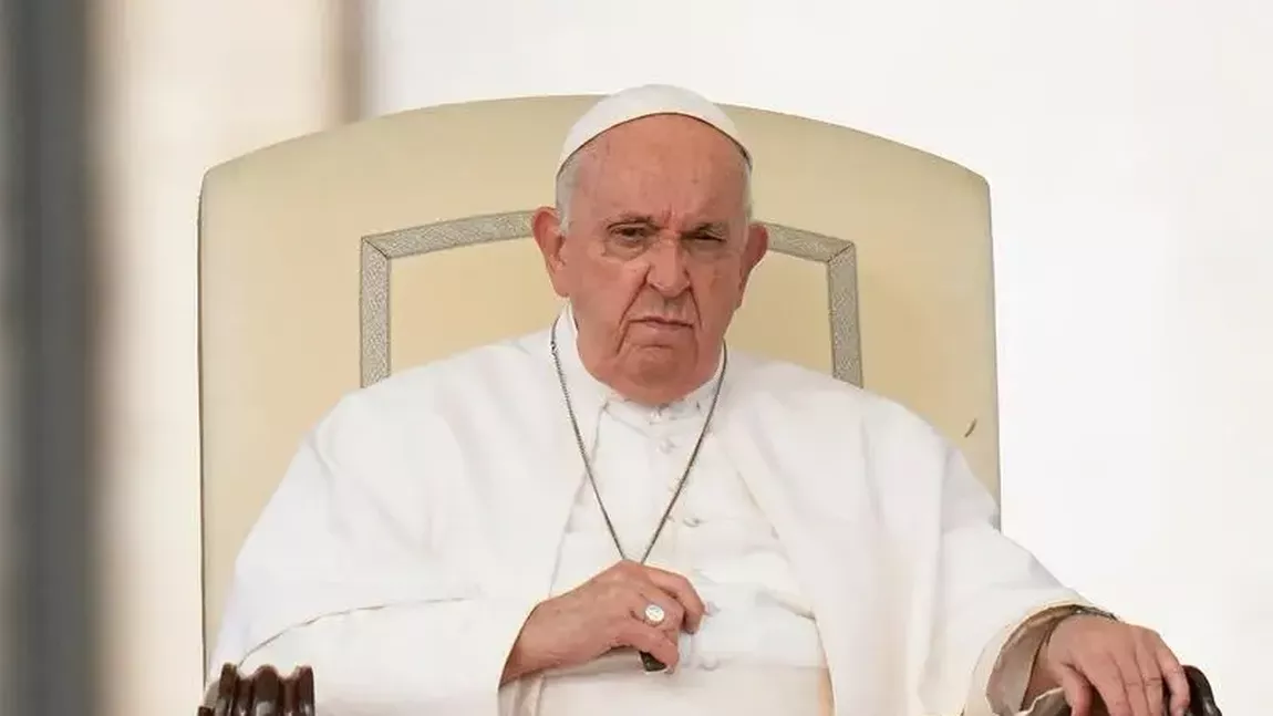 Papa Francisc pare să fi scăpat de moarte. Vaticanul a făcut marele anunț