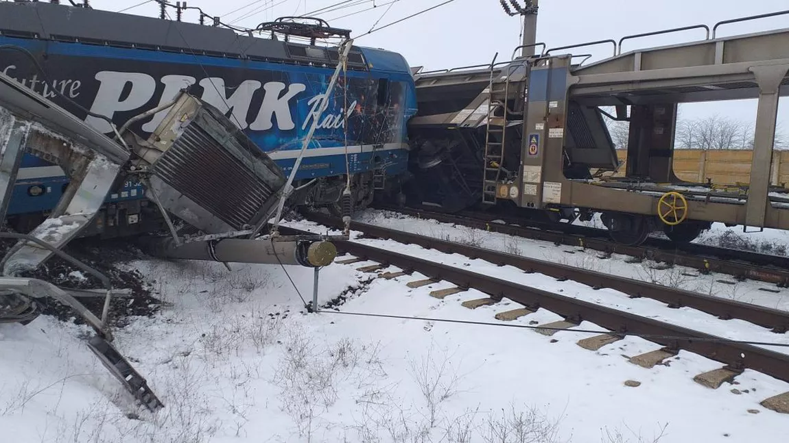 Accident feroviar devastator: O persoană a murit după ce un tren a deraiat și s-a ciocnit cu un alt marfar
