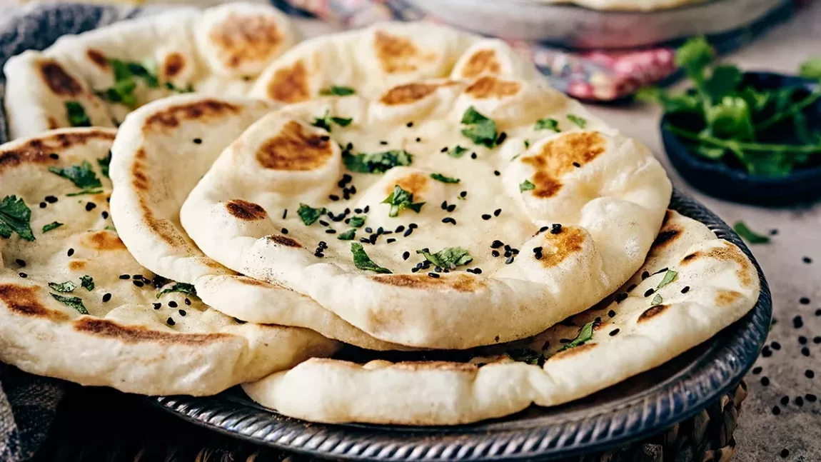 Pâine naan și Chana Masala. Încearcă două rețete autentice cu gust indian