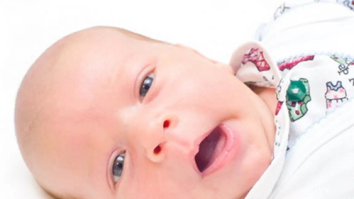 Cum iti ajuti bebelusul care nu se mai opreste din sughitat