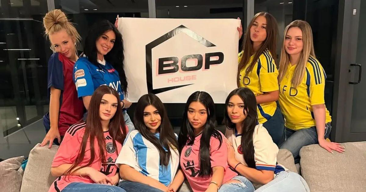 Elita OnlyFans-ului trăiește în aceeași casă! Modelele fac milioane împreună