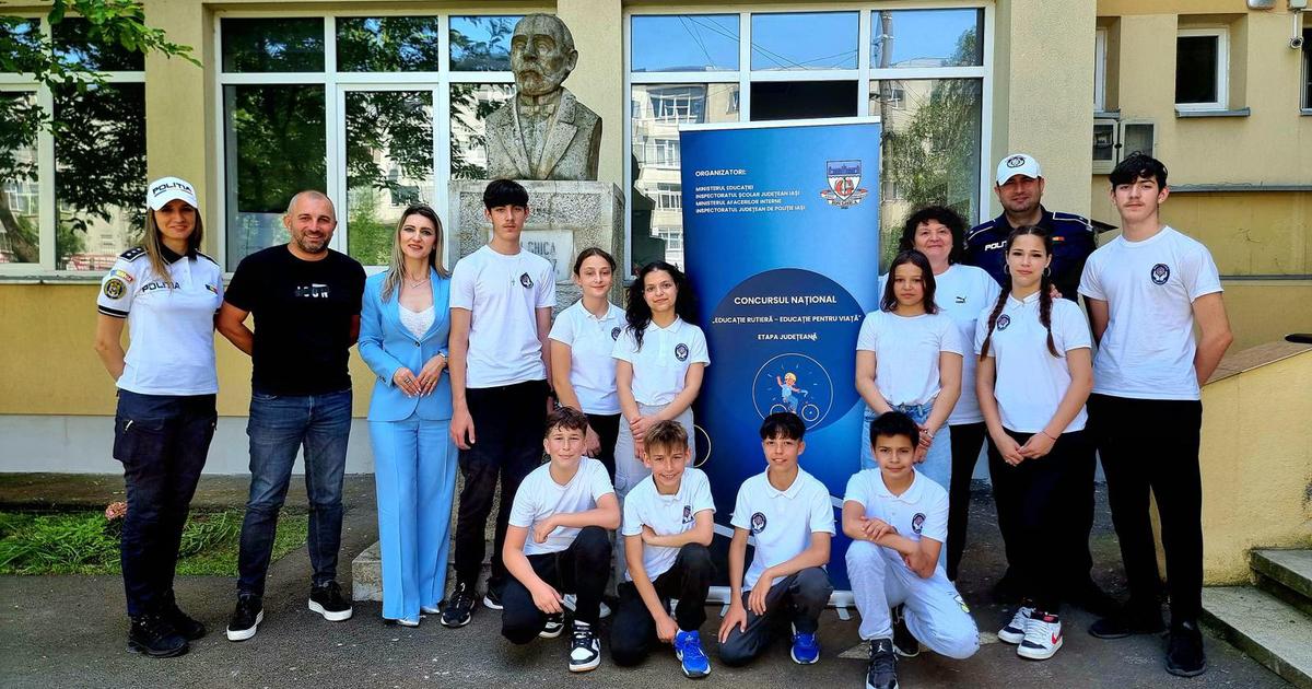 Poliția rutieră Iași a premiat participanții la concurs cu diplome, promovând siguranța pe drumuri.