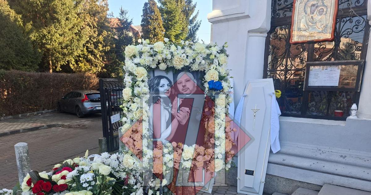 Sorin, Diana și Ilinca, victimele accidentului de la Ciortești, sunt înmormântate astăzi, în sicrie albe, la biserică.