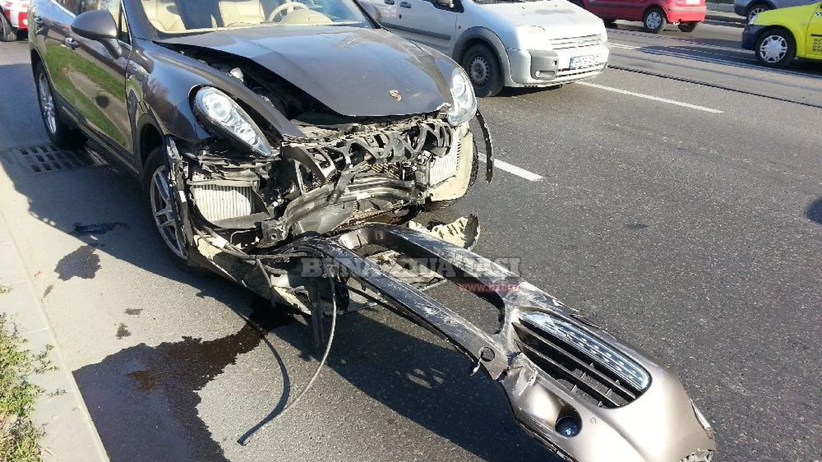 Accident_pe_strada_Garii-1.jpg