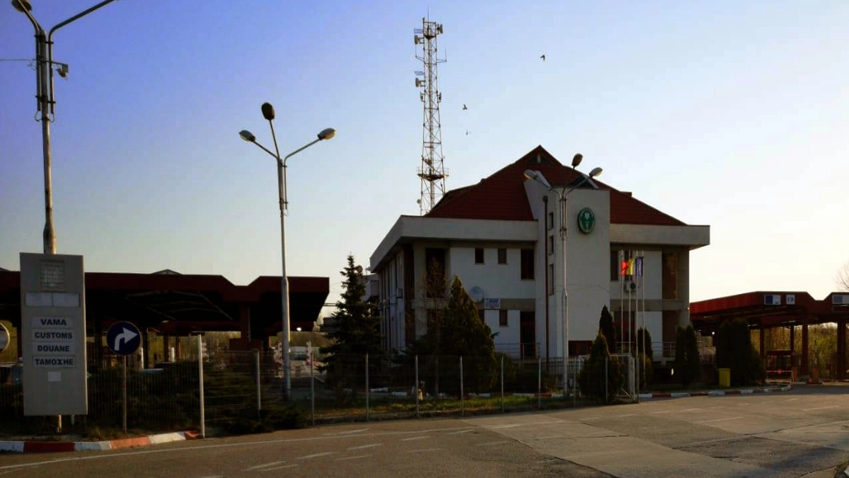 Falsuri descoperite de poliţiştii de frontieră ieşeni (1)