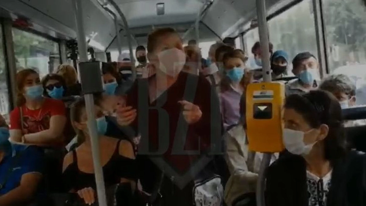 Călătorii refuză să coboare din tramvaie și autobuze