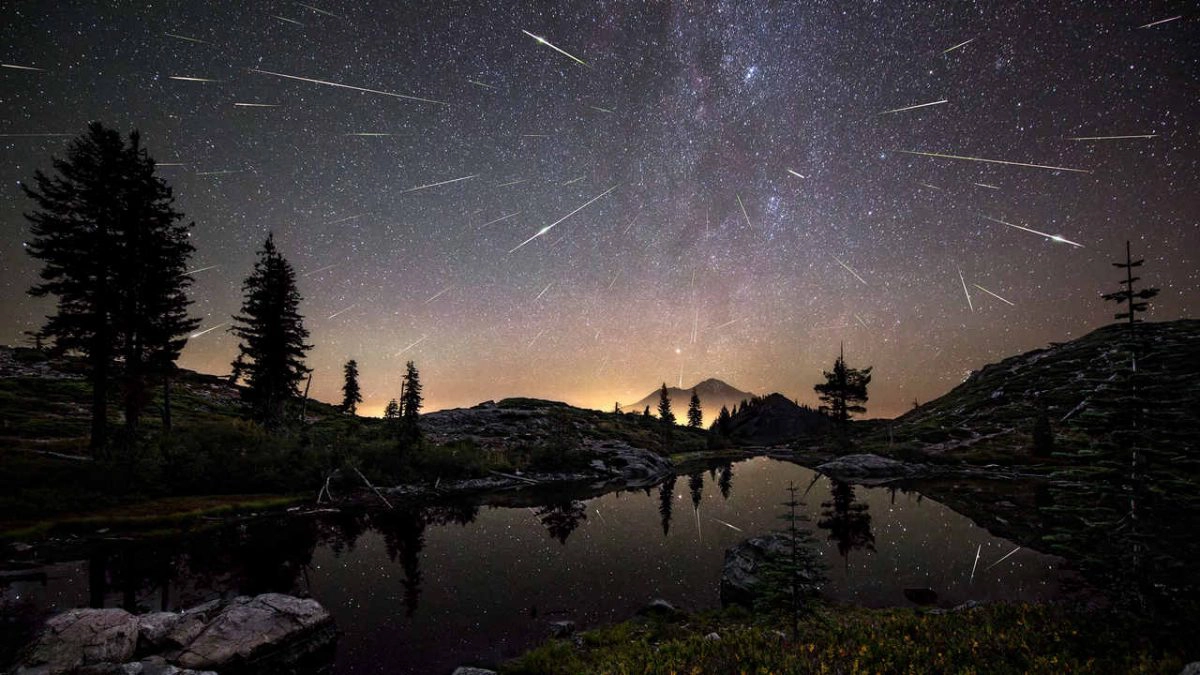 Perseid Meteors over Mount Shasta