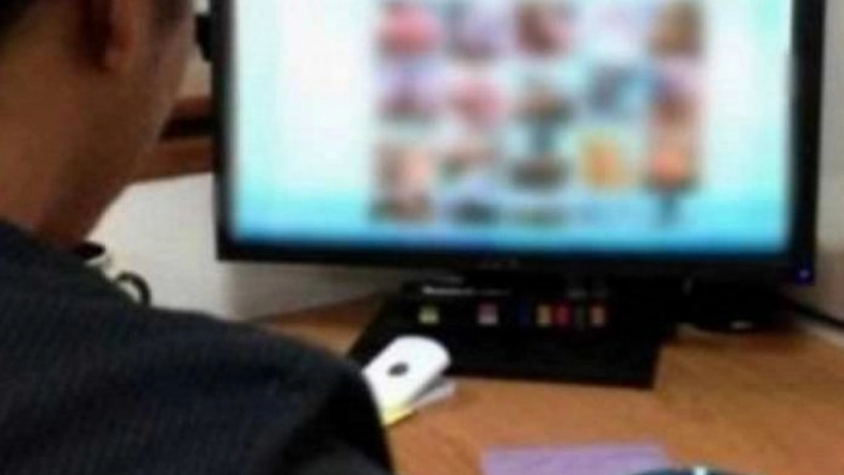 Un tanar i-a cerut unui copil în vârstă de 9 ani mai multe poze indecente