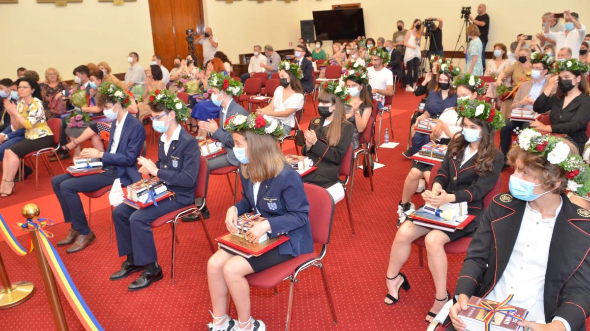 premierea-elevilor-de-10-la-primaria-iasi