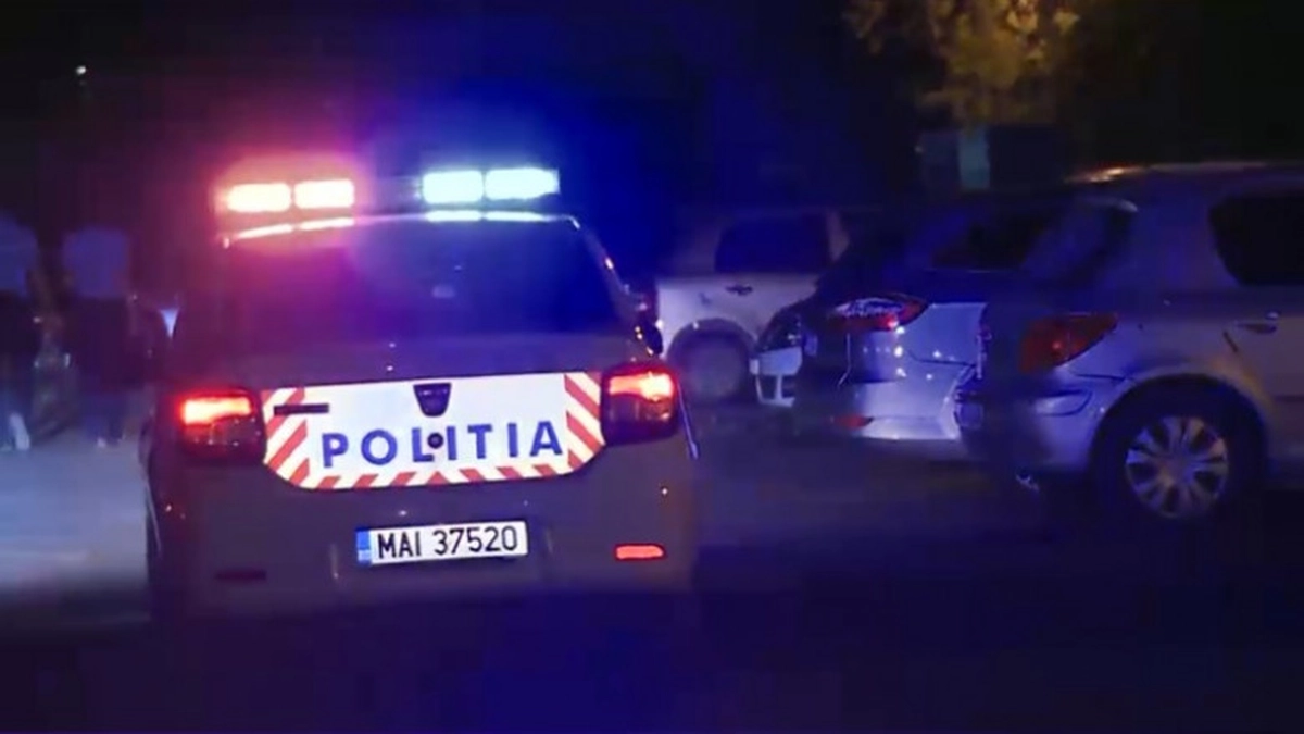 echipaj de poliție noapte pe drum