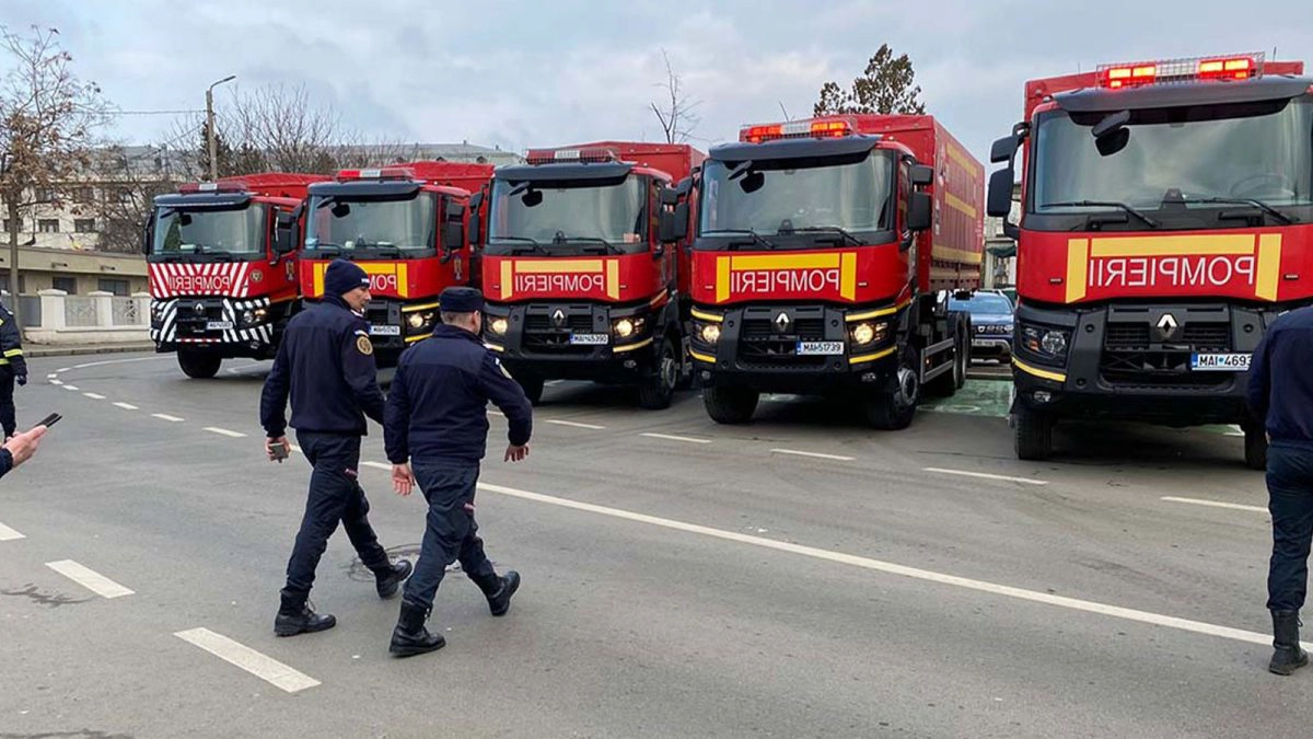 Transport-ajutoare-ISU-către-Cernăuți,-cu-produse-colectate-de-la-ieșeni