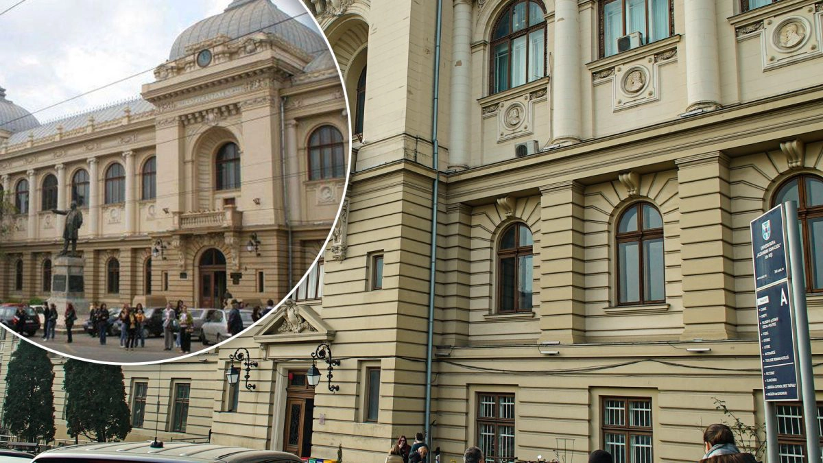 Studenți în fața Universității ”Alexandru Ioan Cuza” din Iași