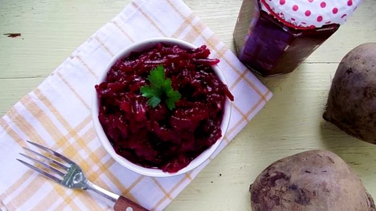 salată-de-sfeclă-roşie-pentru-iarnă
