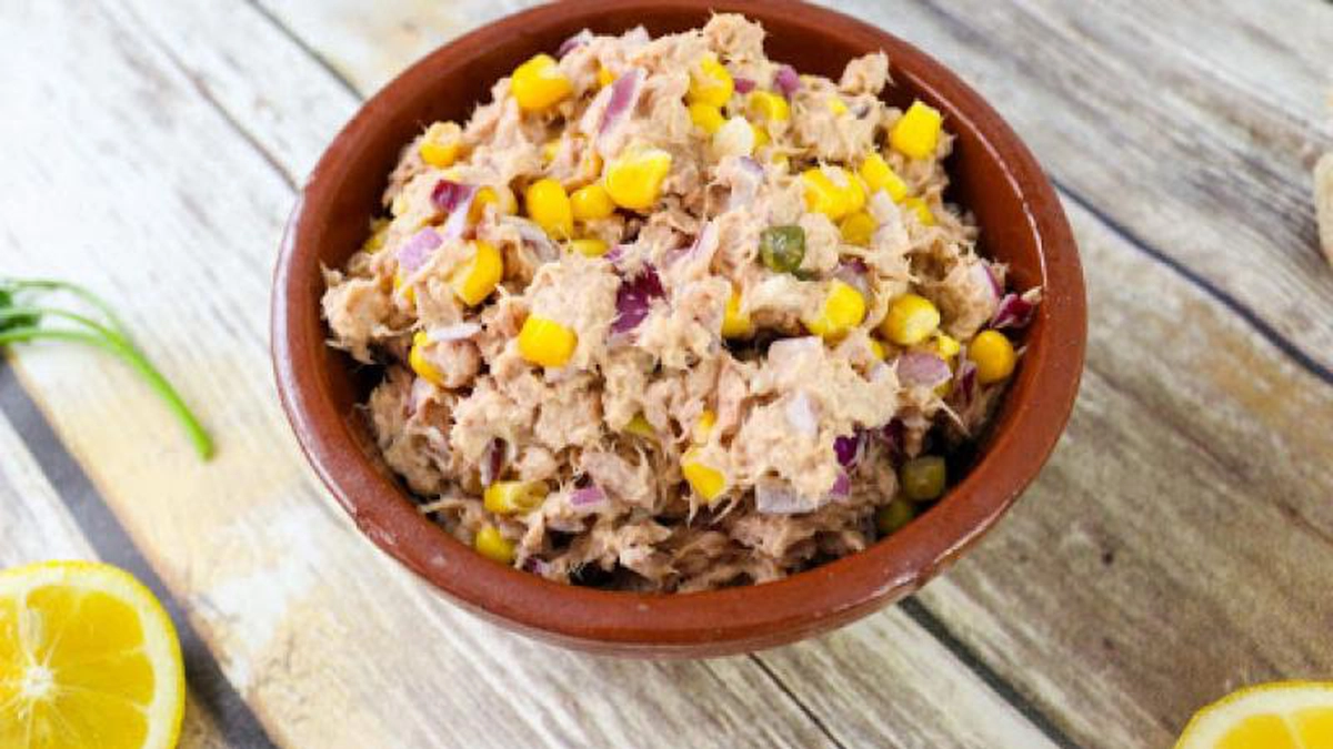 salata-de-ton-cu-porumb
