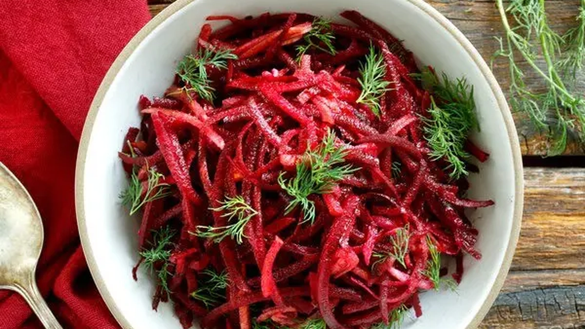 salata-de-sfecla-rosie-cu-hrean-ca-in-Bucovina