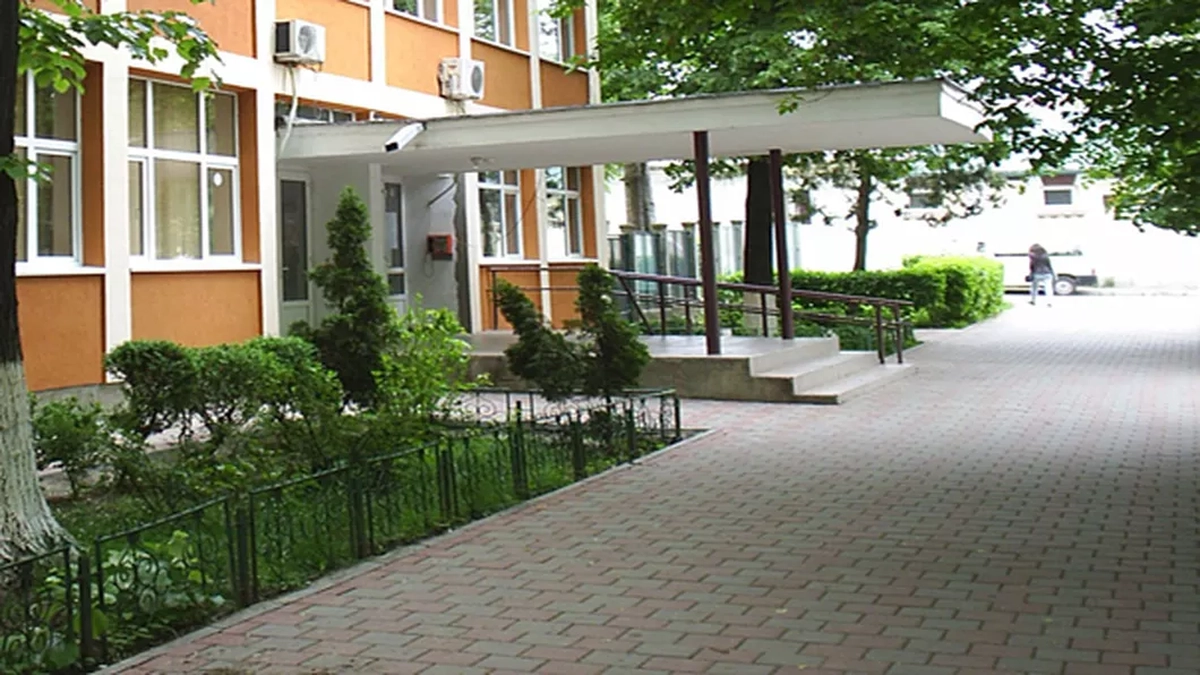 Colegiul-National-Garabet-Ibraileanu-din-Iasi