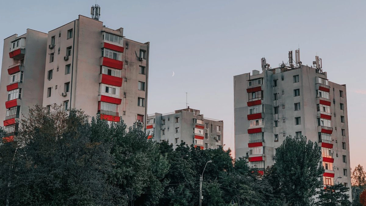 interzis-pentru-cei-care-stau-la-bloc