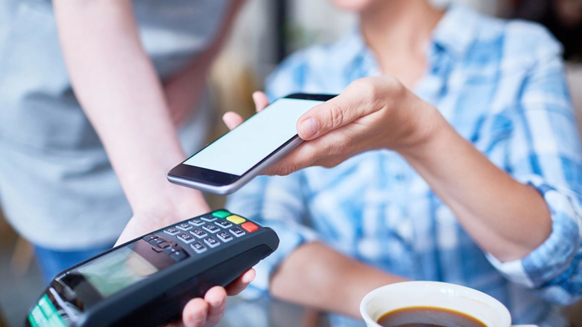 plăți-cu-telefonul-mobil-fără-card-bancar