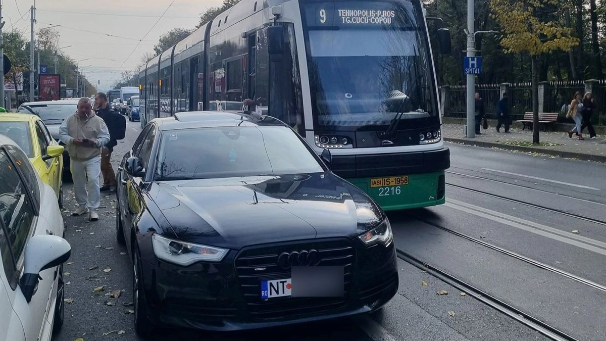 mașină-Neamț-și-tramvai-9