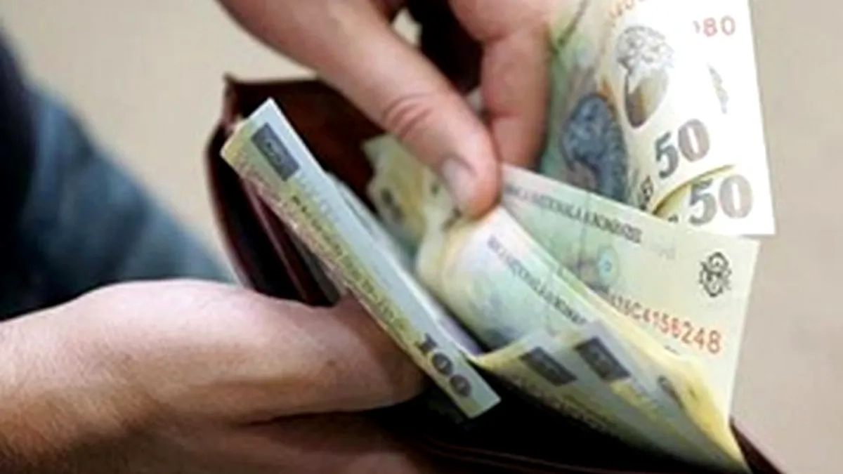 romanii-care-platesc-cu-bani-cash