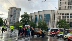 Accident rutier în Podul Roș! Traficul este îngreunat