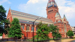 Administrația Trump a interzis complet Universității Harvard să mai aibă studenți străini