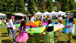 Weekendul de Ziua Copilului la Palas: Tiroliană, concerte cu AMI și BIBI, ateliere, face painting, Barbie, Spider-Man și multe surprize!