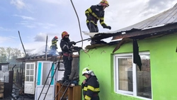 Incendiu în Iași! Flăcările au cuprins o anexă gospodărească