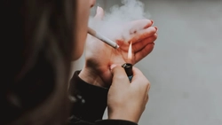 Fumatul, interzis în aer liber! Măsura drastică lovește plajele, parcurile și zonele din jurul școlilor