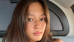 Lily Chee a purtat o rochie senzuală, cu un decupaj foarte ofertant. Iată cum au reacționat urmăritorii ei
