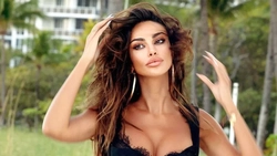 Imagini rare cu fiica Mădălinei Ghenea! Ce bine seamănă Charlotte cu mama ei – FOTO
