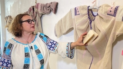 Povestea Dianei Condurache, artista care coase ii de mii de euro pentru a salva tradiția românească: „Oamenii urmăresc ce e ieftin, rapid și, din păcate, de prost gust”