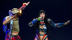 Teroare pe scenă: Katy Perry, atacată de un fan în plin concert! Momentul șocant care a cutremurat fanii