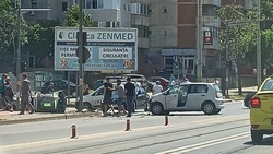 Accident rutier în Nicolina! Două autoturisme s-au izbit