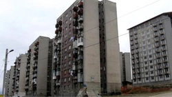 Apartament cu 3 camere, la preț de mașină modestă. În ce oraș din România o astfel de locuință se vinde cu 13.000 de euro