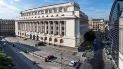 BNR trage un semnal de alarmă: sectorul bancar trebuie să evite capcana „lazy banking”