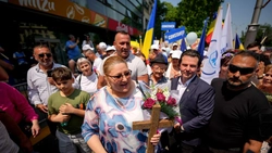 Peste 30.000 de persoane au participat la Marșul Normalității, organizat de Diana Șoșoacă. Președintele S.O.S. România: „S-au adunat toți oamenii care cred în Dumnezeu, indiferent cum îi spun”