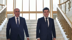 Nicușor Dan și Ilie Bolojan, față în față cu partidele coaliției. Ce vor discuta