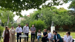 Prof. univ. dr. Silviu Gurlui, deputat AUR de Iași, prezent la un eveniment dedicat marelui Mihai Eminescu