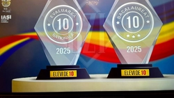 Cei 10 elevi cu media 10 la Evaluarea Națională și Bacalaureat, premiați de Primăria Iași și ISJ