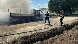 Incendiu în Popricani! O autoutilitară a luat foc