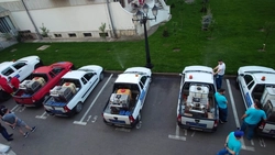 Dacă vedeți aceste mașini pe stradă, închideți ferestrele, e pericol! Inclusiv apicultorii trebuie să ia măsuri de protecție a stupinelor