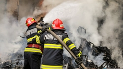 Incendiu în municipiul Iași. Un autoturism a luat foc pe șoseaua Moara de Foc