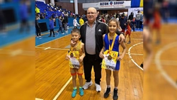 Rezultat superb, obținut de doi copii din Iași! Sonia și Radu sunt verișori, iar la Campionatul Național de Lupte Libere au urcat împreună pe podium