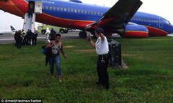 Panica Pe Aeroportul Din New York Dupa Ce Un Avion S A Prabusit Inainte De Aterizare Foto Bzi Ro