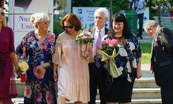 Exclusiv Cununie Exploziva La Starea Civila Un Iesean De 83 De Ani S A Insurat Cu O Tanara De 56 De Ani Barbatul Se Asteapta La Ani Multi De Viata Foto Video