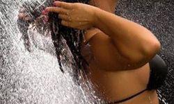 Incendiar Iata Le Pe Fetele De La Dus Foto Hot Buna Ziua Iasi Bzi Ro