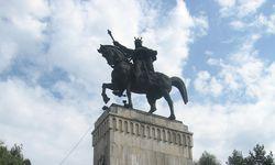 Statuia Ecvestra A Lui Stefan Cel Mare Din Suceava Foto Buna Ziua Iasi Bzi Ro