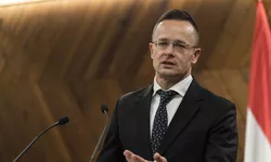 Şeful diplomaţiei ungare vrea pace cu Putin Trebuie depuse toate eforturile pentru a evita un conflict direct NATO-Rusia