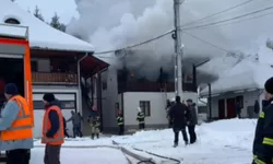 Incendiu la Mănăstirea Sihăstria Putnei din Suceava. Pompierii intervin în forță 8211 VIDEO